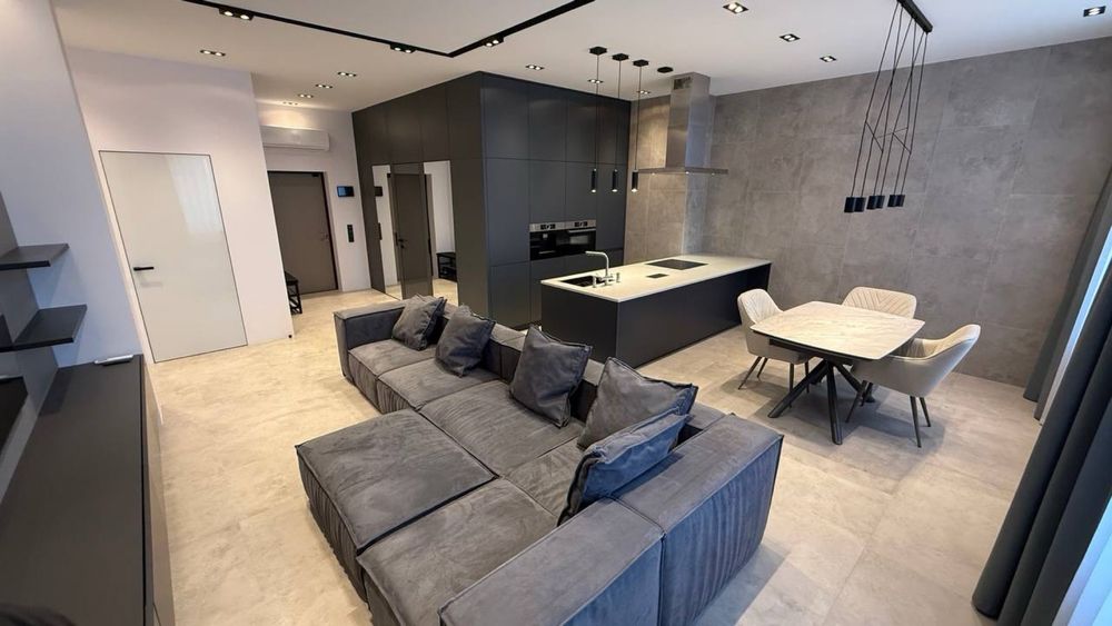 Продам 3-комн.квартиру в ЖК Comfort City. Две спальни, кухня-студия