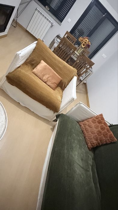 Conjunto de sala com sofá de 3 lugares e poltrona em linho e algodão Grace marca Sklum