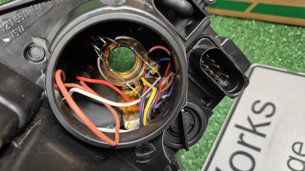 VW Golf V-10.03-07.09- ÓTICA/FAROL FRENTE ESQUERDA NOVA DEPO EMBALADA