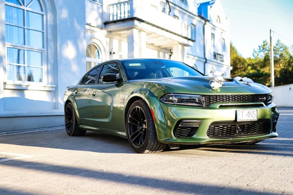 Auto do ślubu - Dodge Charger 6.4