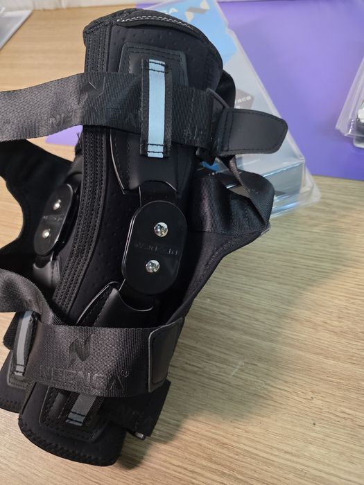 Profesjonalny stabilizator kolana NEENCA r. M