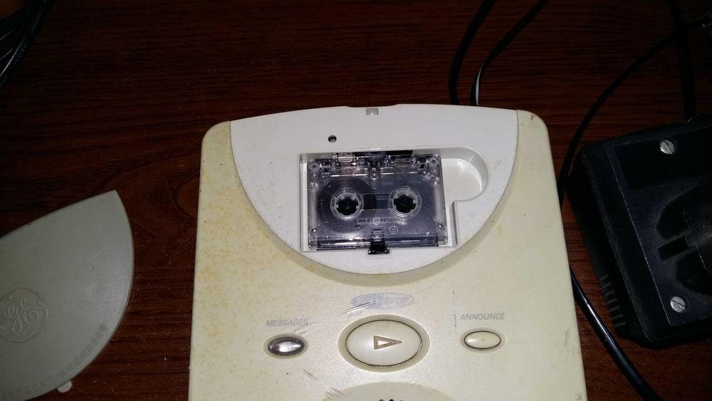 Продается радиотелефон Panasonic KX-TC1461 с кассетным автоответчиком