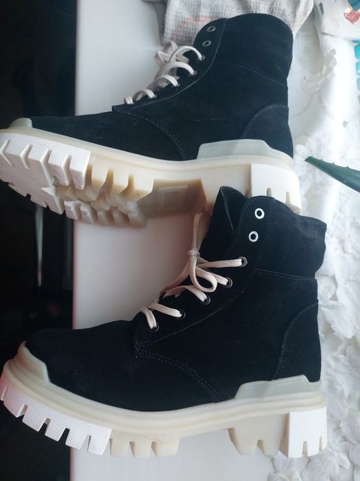 Продам зимові натуральні ботинки р.39