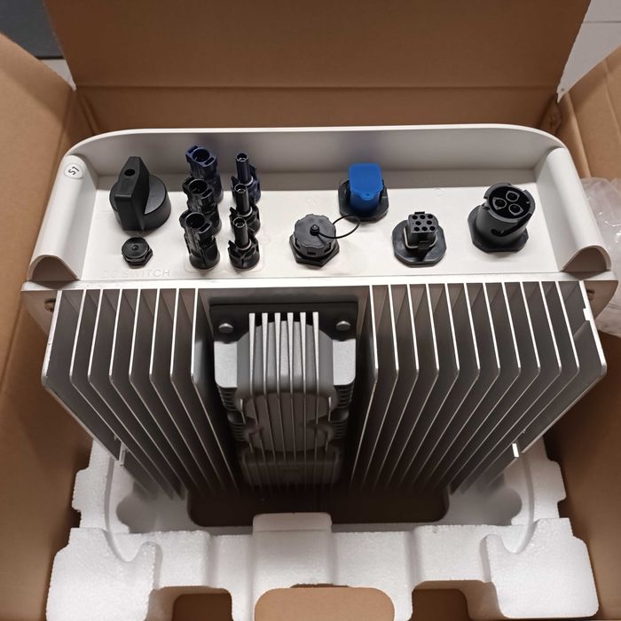 Inversor híbrido Growatt MIN 3000TL-XH, em excelente estado, 1 ano de uso.
