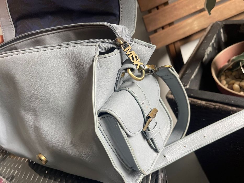 Mala feminina misako