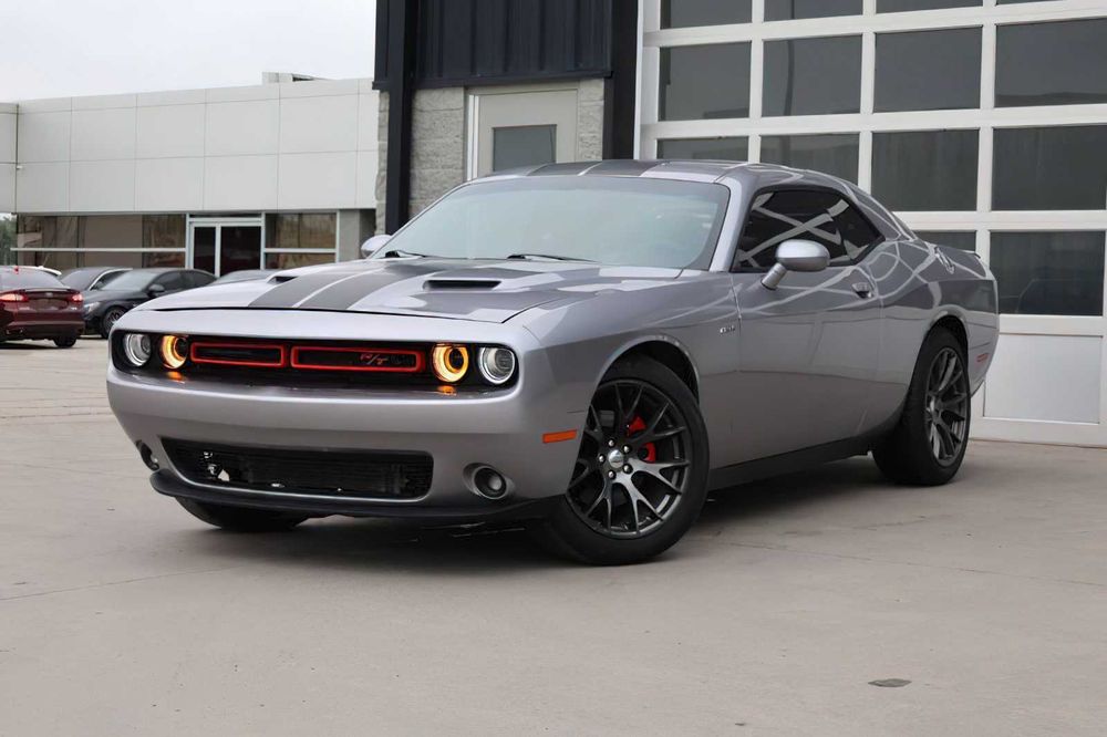 Dodge Challenger      2017