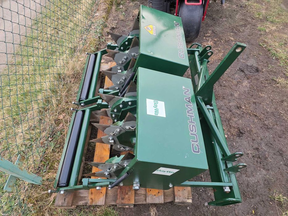 Napowietrzanie Toro SISIS Aerator John Deere Wertykulator WIEDENMANN Redexim kolce Rink Aerator pasywny Cushman Szerokość robocza 110 cm