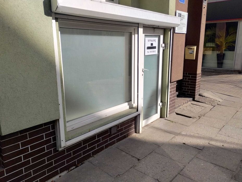 Wynajmę lokal usługowy 13,9 M2 ul. Mickiewicza 4