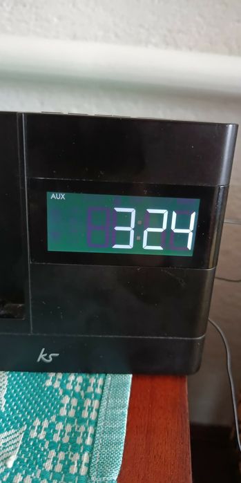 Dock станція з годинником, будильником , AUX i FM radio
