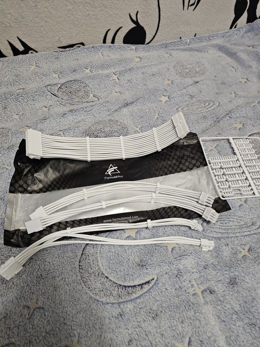 Кастомні білі кабелі  FormulaMod