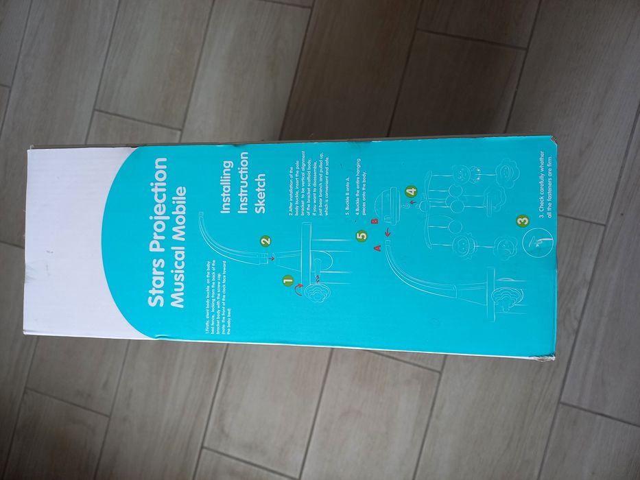 Дитячий музичний мобіль