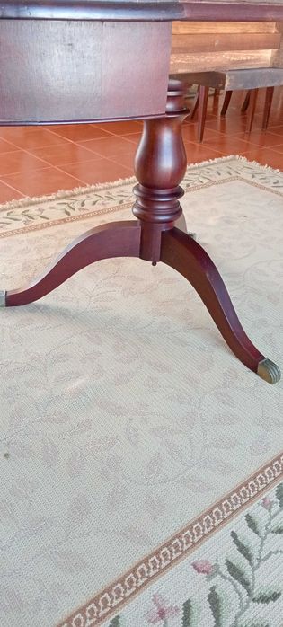 Mesa de sala de jantar - Pé de galo