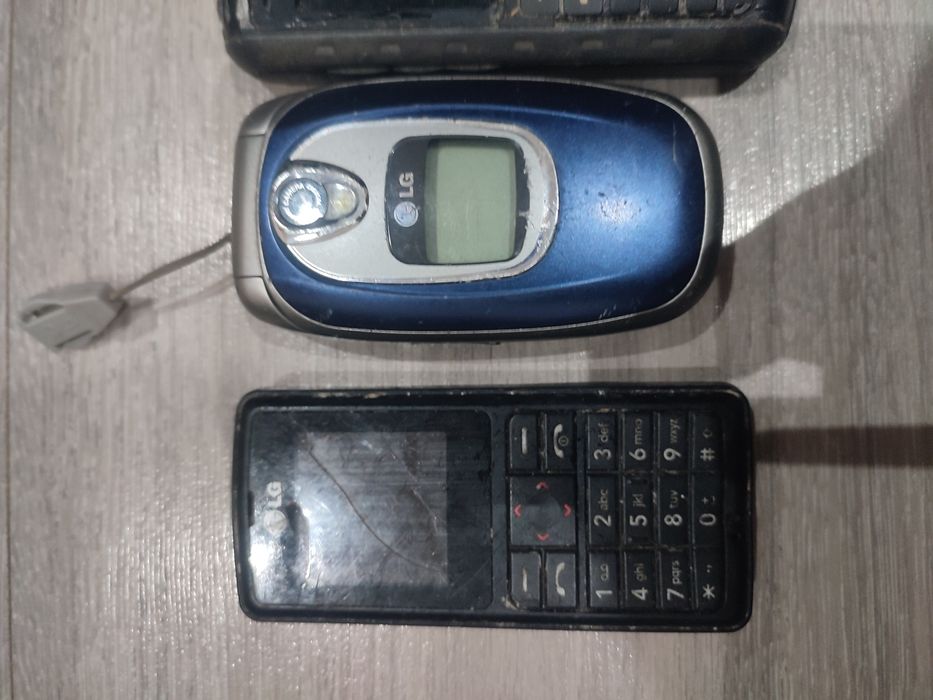 Телефон LG C3310 жабка