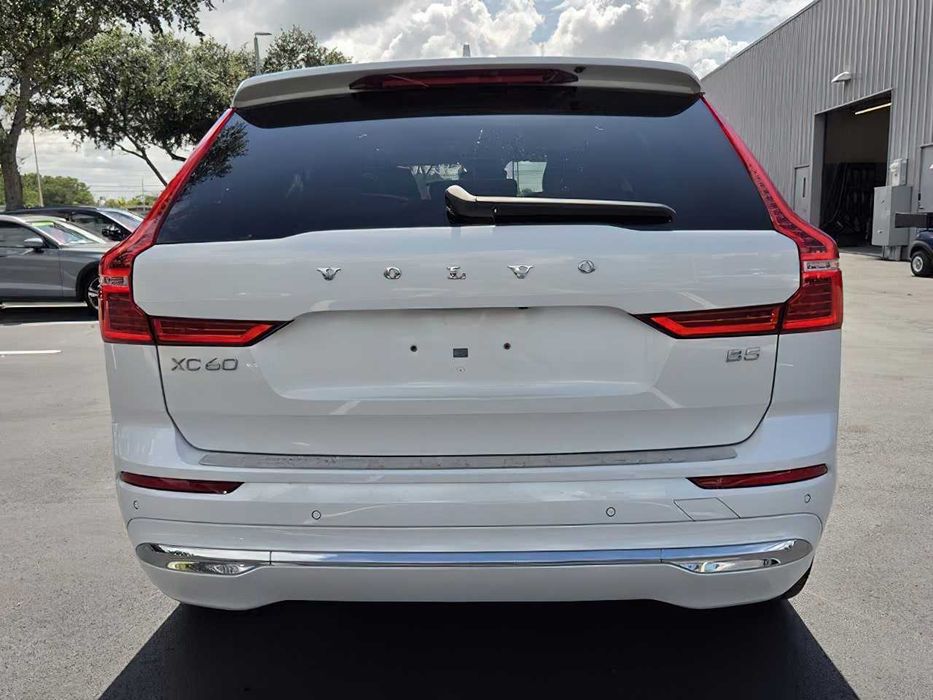 Volvo XC60 B5 Plus Bright Theme      2023