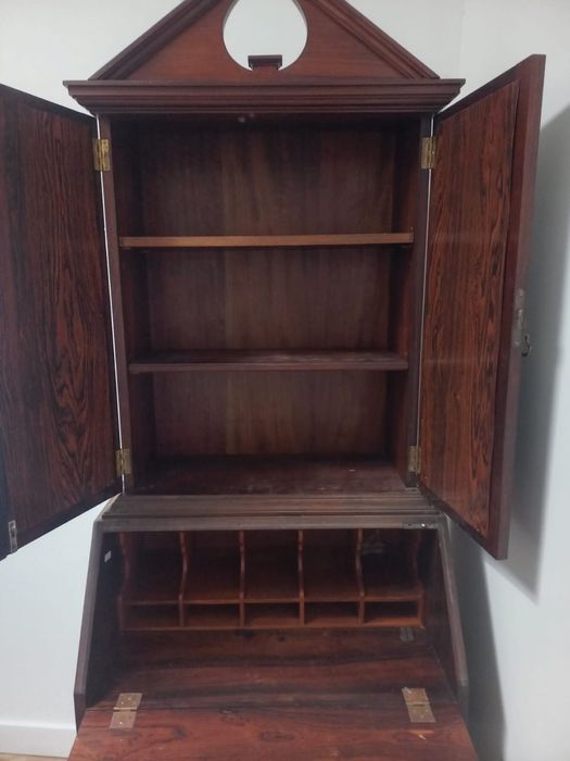 Movel com escrivaninha