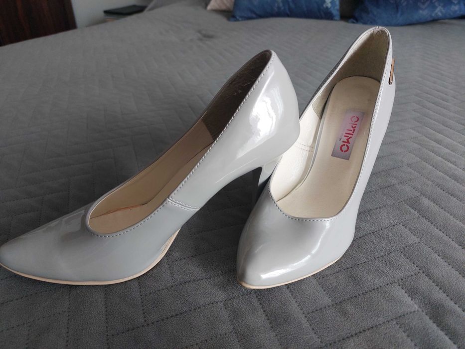 Buty na obcasie szare, rozm. 37