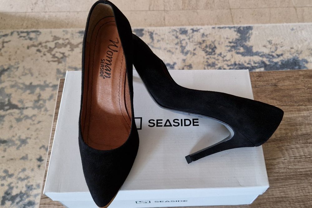 Sapatos de camurça pretos