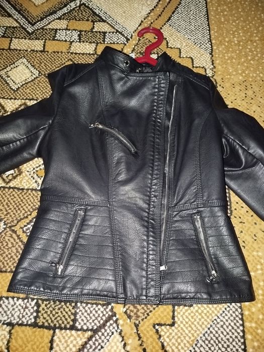 Продам  косуху  жіночу
