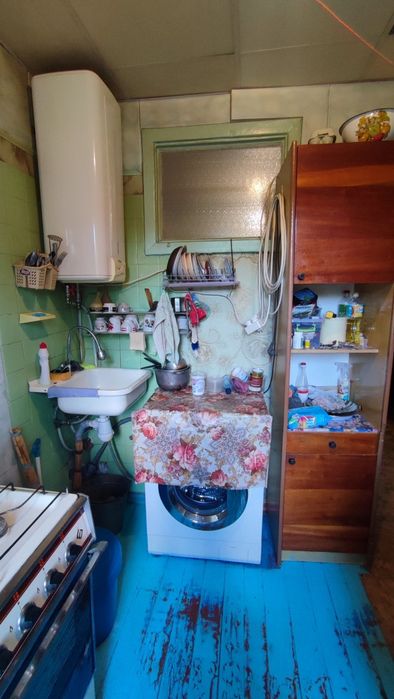 3-х комн. квартира СевГОК, остановка "Стадион" 3-й этаж, не угловая