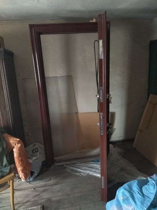 Drzwi zewnętrzne nowe