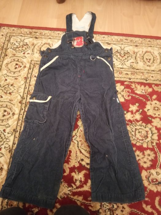 Spodnie chlopiece na szelkach rozmiar 110