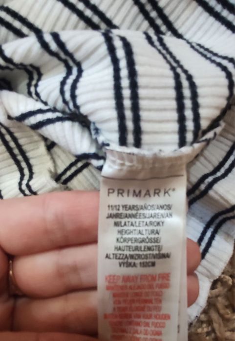 Футболка в чорну полосочку на 10 р.