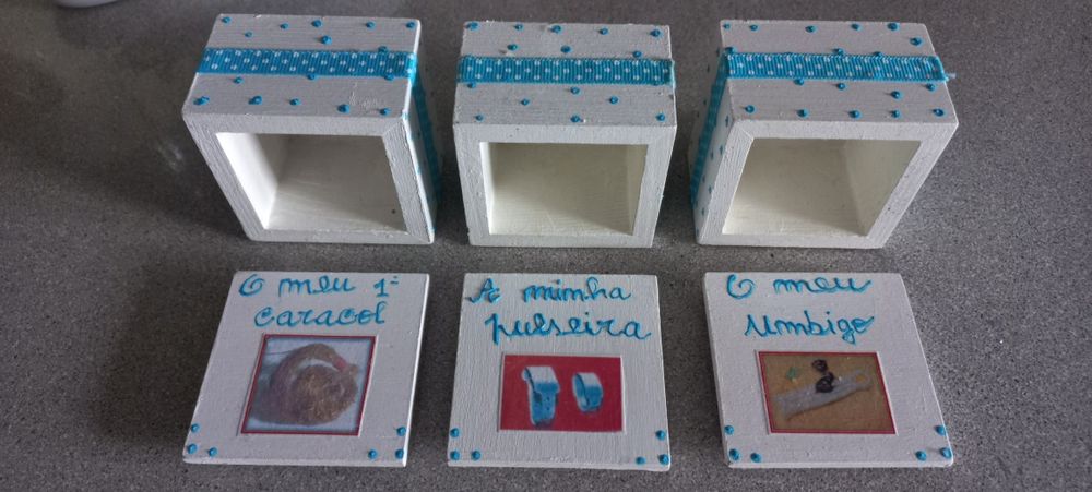 3 caixas de bebé "umbigo, pulseira e caracol"