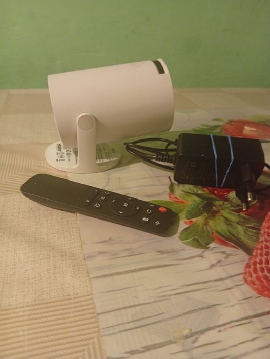Sprzedam projektor z androidem