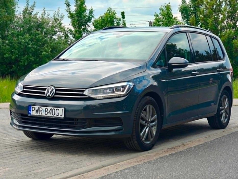 Sprzedam VW Touran 1.5 TSI 150KM rok produkcji 2024.Pierwszy właściciel,zakupiony w salonie PL,na gwarancji do 07.2027