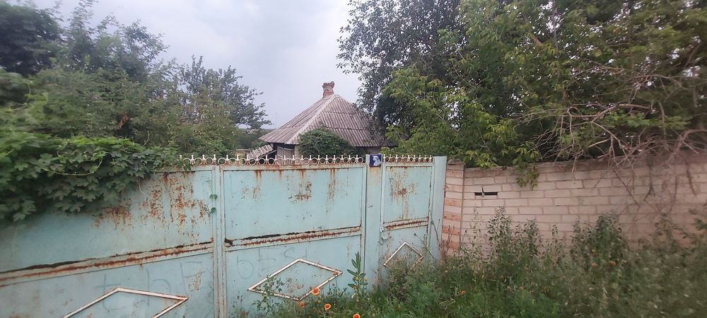 Продам домик под снос с земельный участком в Солоницевке(п.Пересечное)