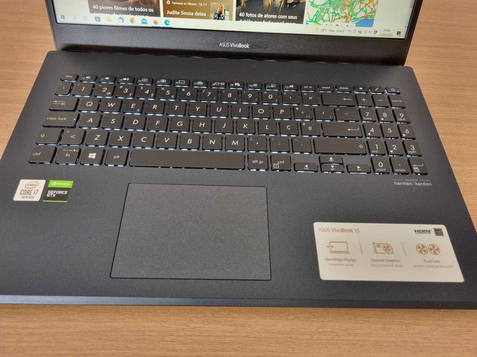 ASUS VivoBook 15" F571L