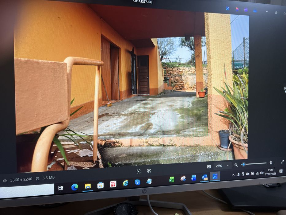 Pequena quinta para venda. Mais informacoes por contacto