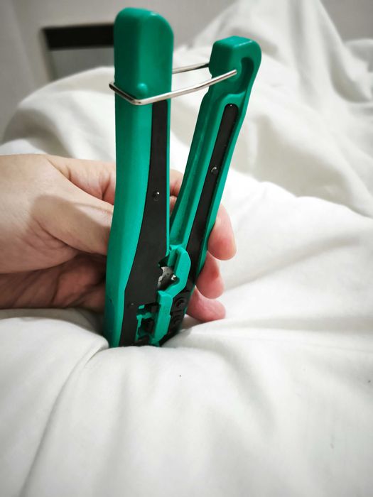 Alicate de cravar fichas modulares