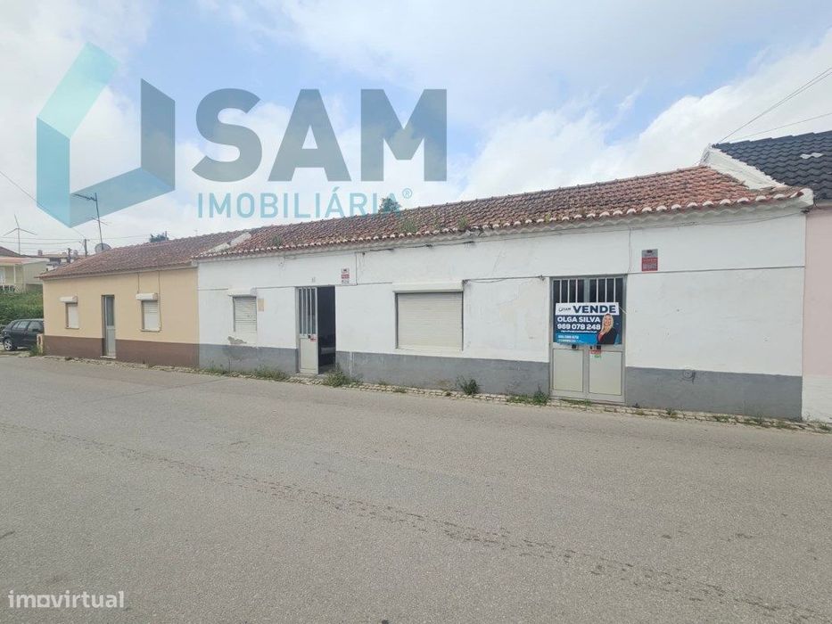 Duas casas Arrecadação Barro Torres Vedras