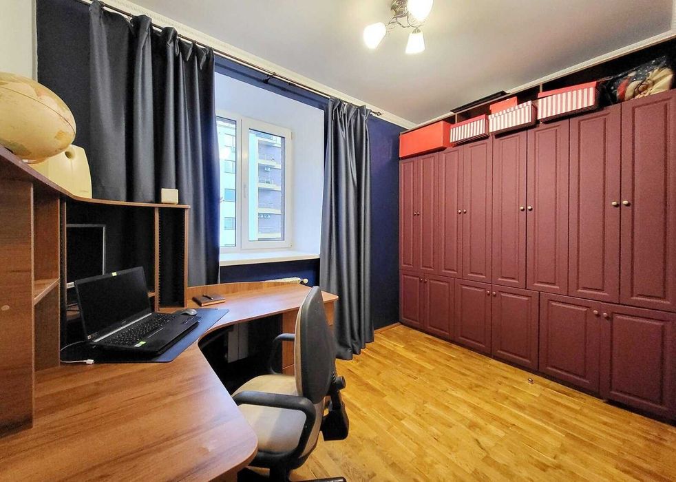 Продам квартиру з гаражем в Центрі міста