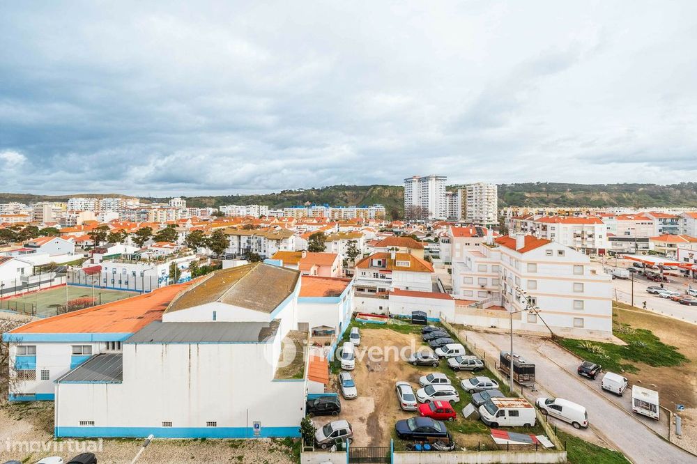 Apartamento T1 junto à praia, com estacionamento, Costa da Caparica