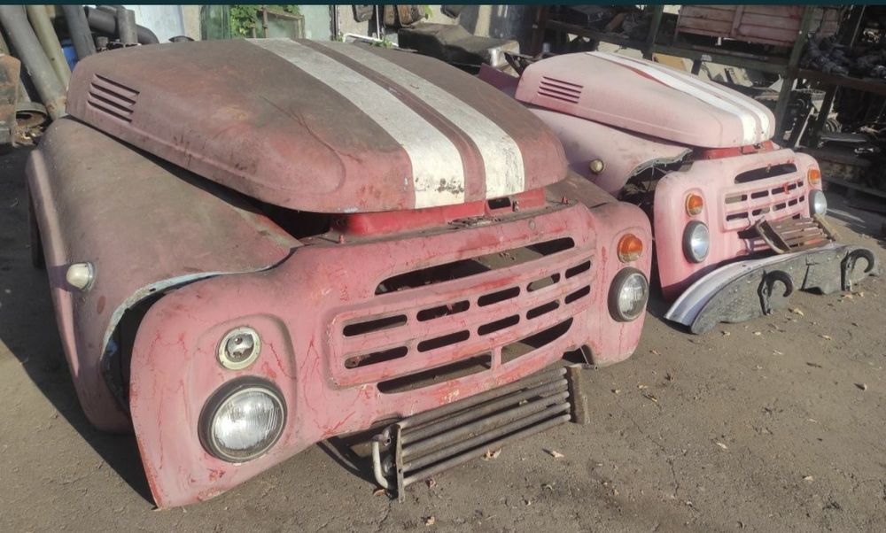 Кабіна в зборі облицюванням крилами Зіл 131 130 нового стану