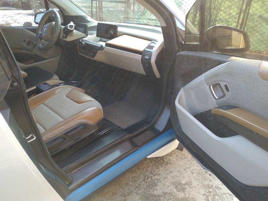 Електромобіль BMW i3