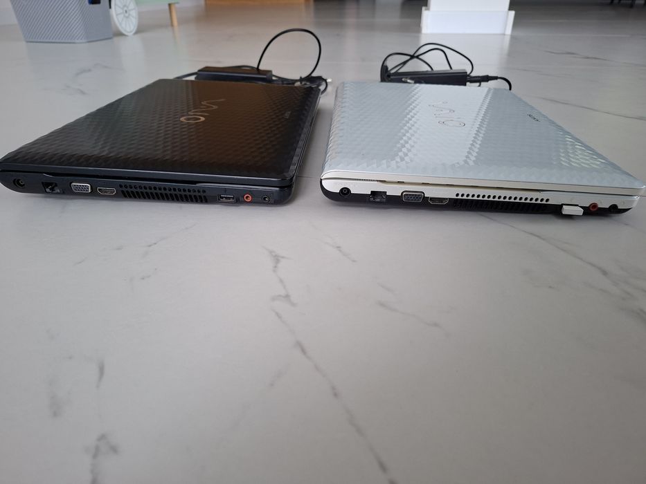 2 szt Laptop Sony Vaio czarny i biały - Sprawne