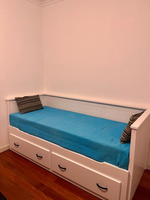 Cama/Sofá branca