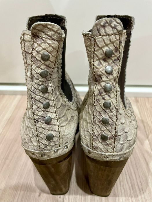 Botas Xuz - tamanho 38
Padrão Python
Pouco uso
70€