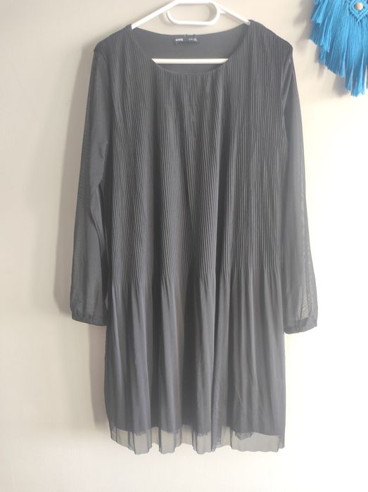 Sukienka czarna z długim rękawem NOWA