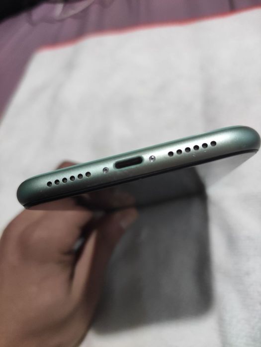 Продам iPhone 11