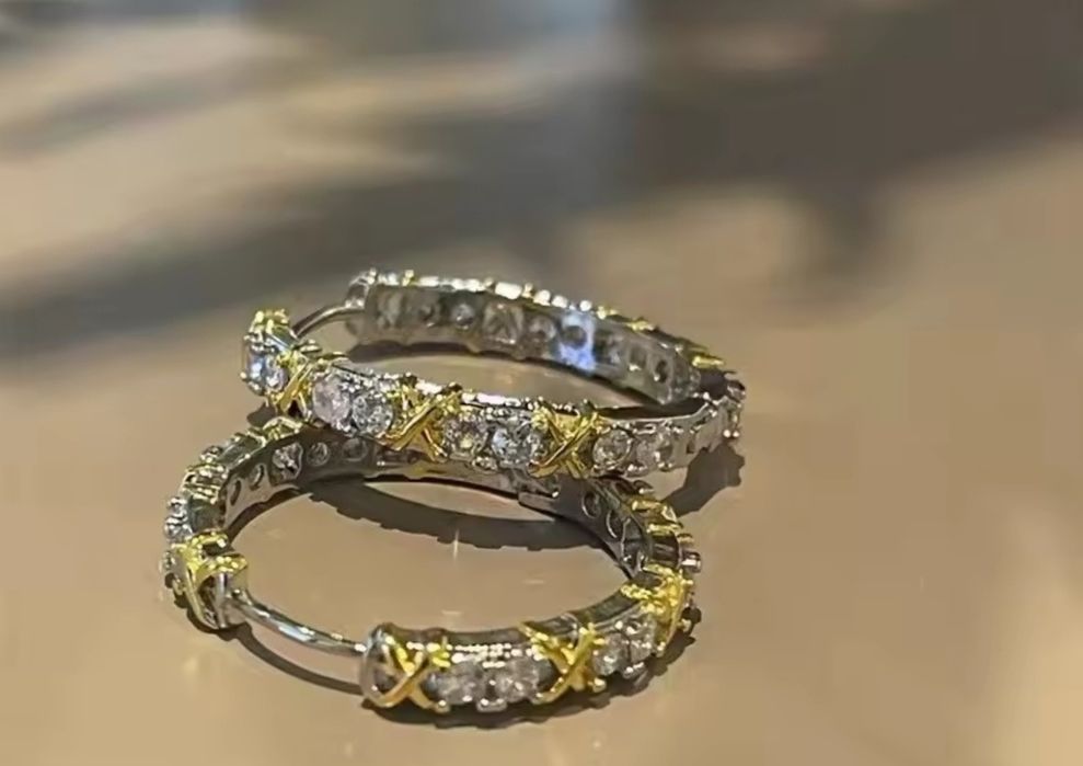 Сережки під бренд