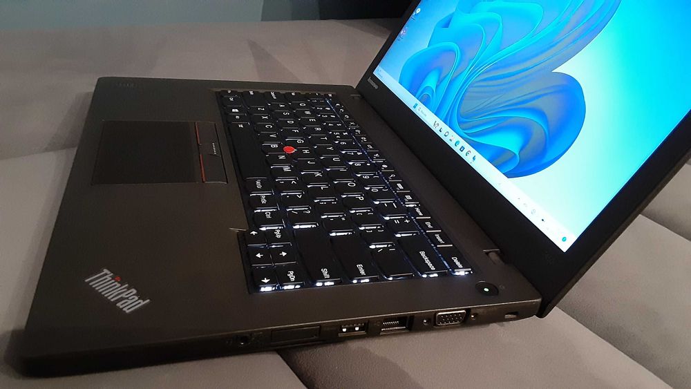 Lenovo T450 /HD5500/Win11pro/Ram10/256SSD/WiFi/Bluetooth/Bat4Godzin
