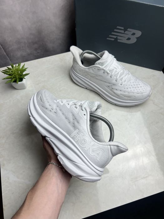 Кросівки Hoka Clifton 9 Розмір 43 Original Взуття