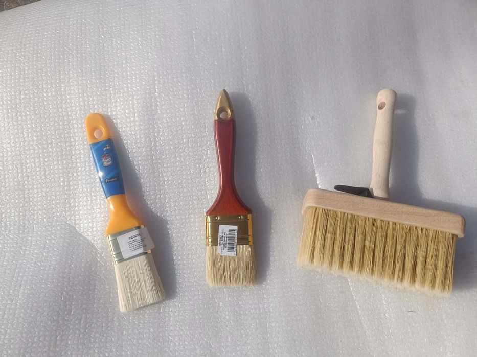 komplet pędzli do malowania ścian