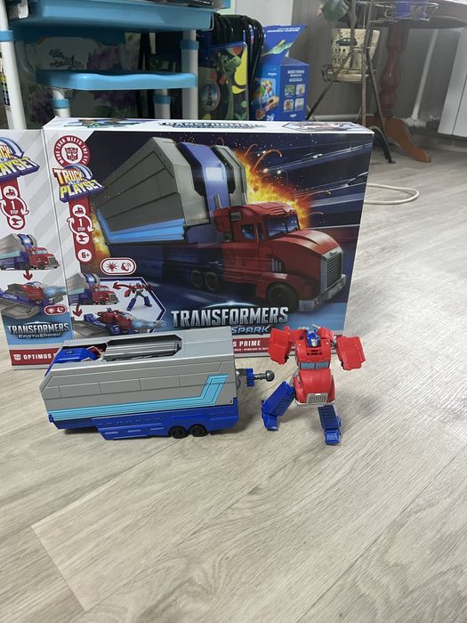 Трансформер Оптімус Прайм