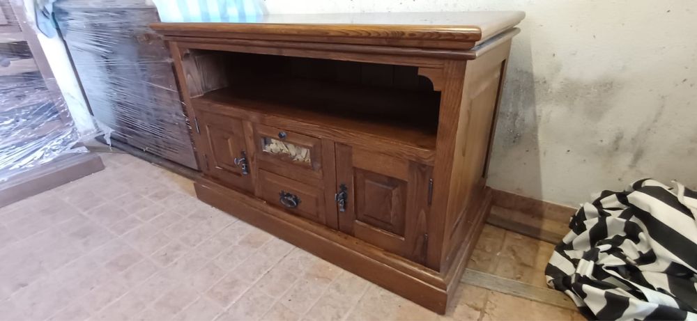 Movel maciço de apoio a Tv, tampo rotativo