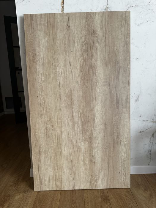 Blat do stołu, kolor jasny dąb.